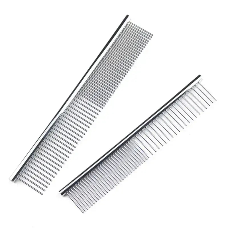 Professional aluminum hairdressing comb for precision styling and durability, ideal for salons and barber shops.